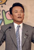 (2)Koizumi retains top aides in LDP